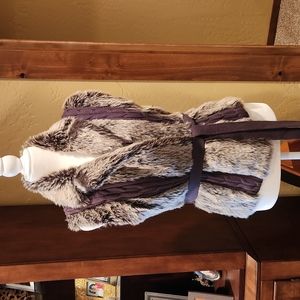 Faux Fur & sweater vest